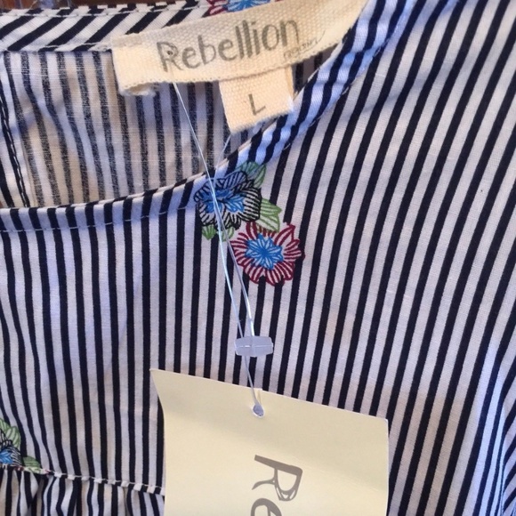 REBELLION AGAIN WOMENS PULLOVER TOP STRIPED FLORAL - Picture 2 of 3